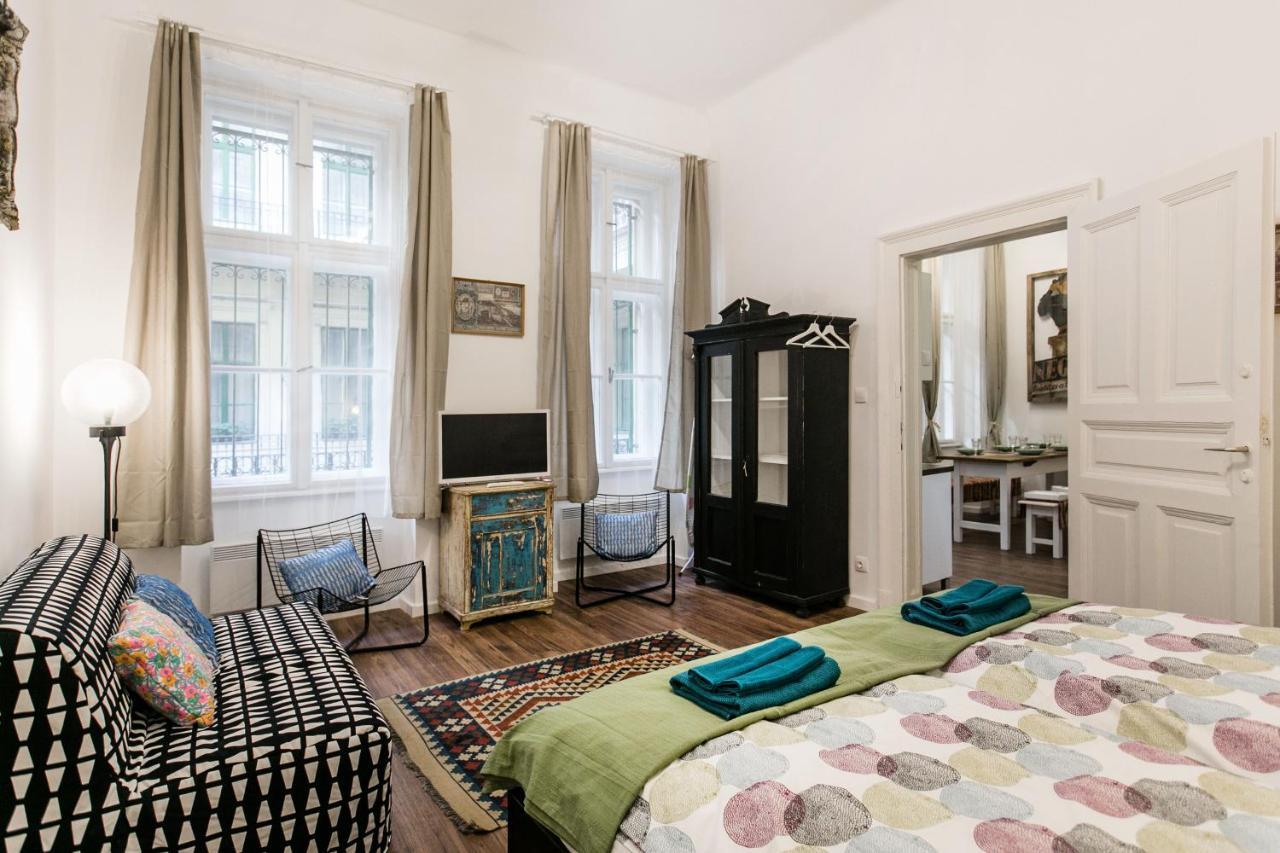 The Art Of Apartman